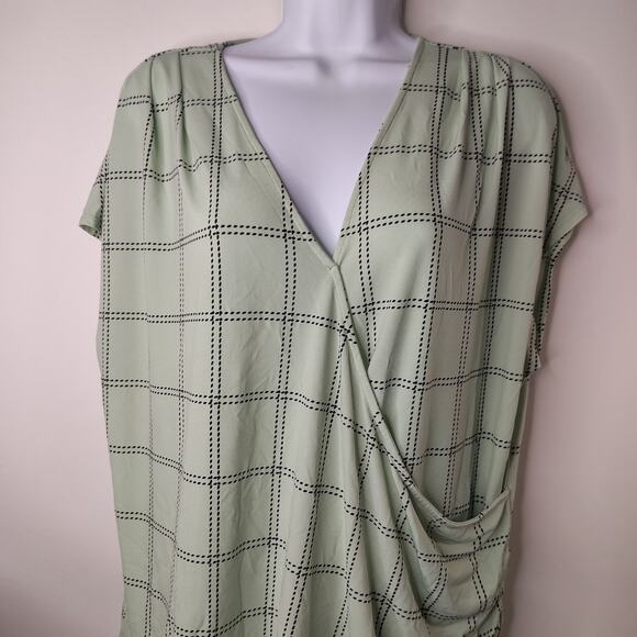 Liz Claiborne Faux Wrap Top Womens X-Large Short Sleeves Mint Green Office Work‎ - Picture 2 of 10